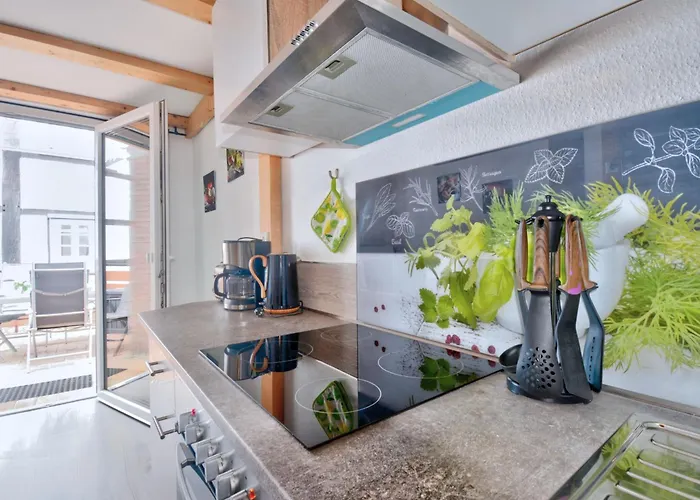 Born 2 By Interhome *